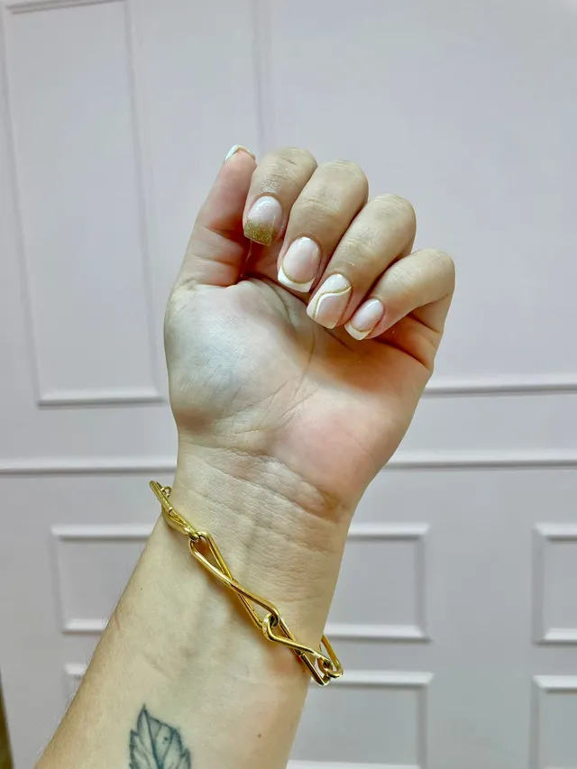 Manicure e pedicure por R$ 100,00